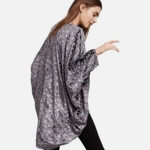 Anthropologie Feathers By Tolani Velvet Kimono Size O/S
